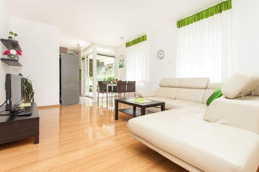 Kuvi Apartments Rovigno Esterno foto